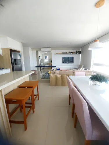 Apartamento no Último Andar - Rua Marquês de Souza