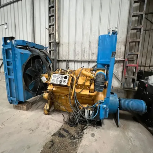 Motor Eletrônico  V 12  cilindros - Potência 760 KW