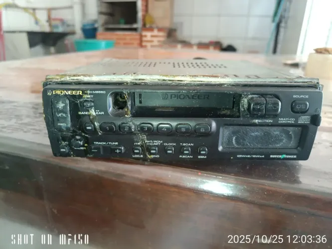 Vendo som de carro Pioneer bem conservado não sei se funciona e antigo 