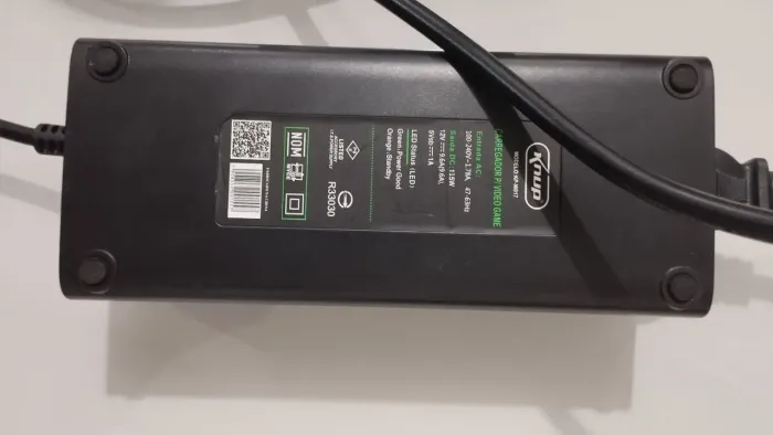 Fonte Xbox 360 super slim.