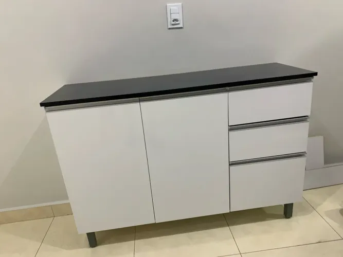 Armário de Cozinha Branco com Tampo Preto NOVO