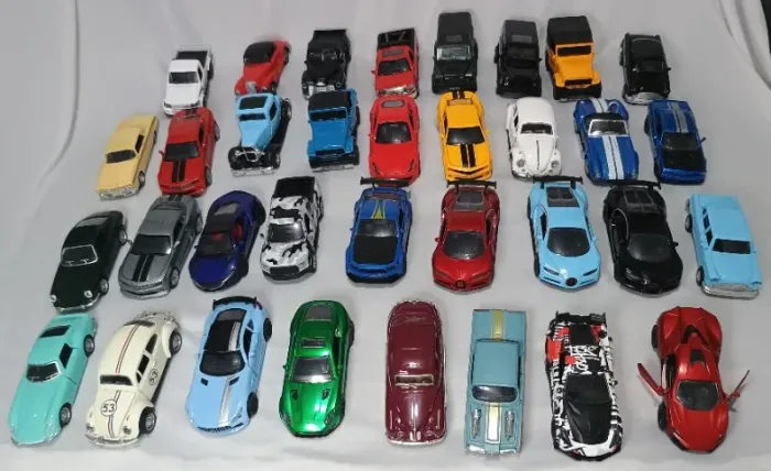 Carrinhos Miniaturas Diversos, Fusca, Kombi, Pickup, Classicos, Super Sportivos