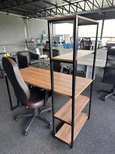MESA DE ESCRITORIO COM ESTANTE INDUSTRIAL - LOJA IKONMIXOFFICE EM BRASÍLIA 