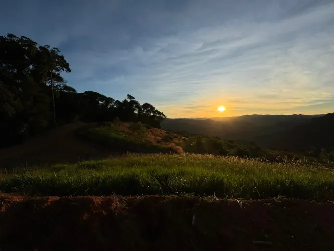 Terreno com 36.527 m2 em Domingos Martins, 20 minutos do centro (15km). Vista espetacular!