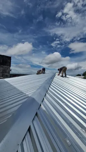 Goteiras/telhado/calhas/rufo 