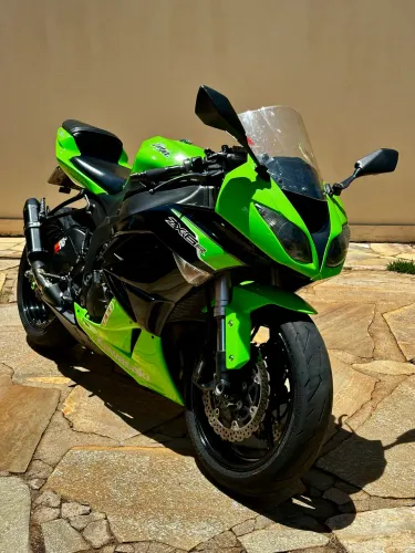 Kawasaki ZX6 2010