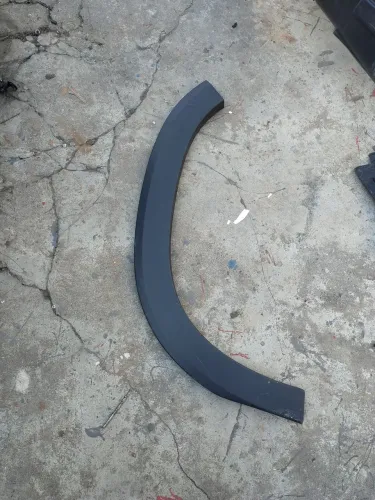 Moldura paralama Duster dianteira direita