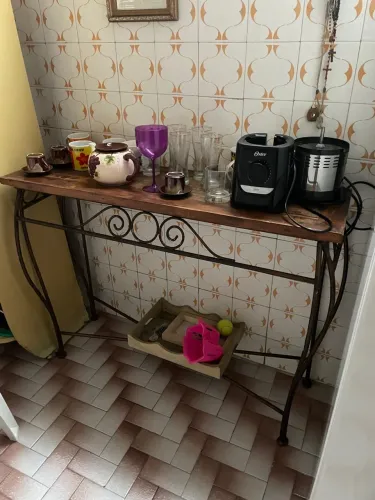 Mesa de apoio - Metal e madeira de Lei