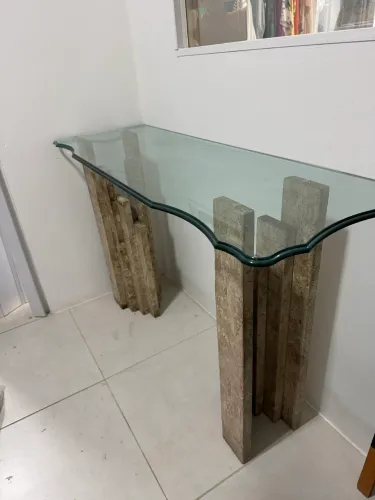 Mesa vidro temperado e pés marmores