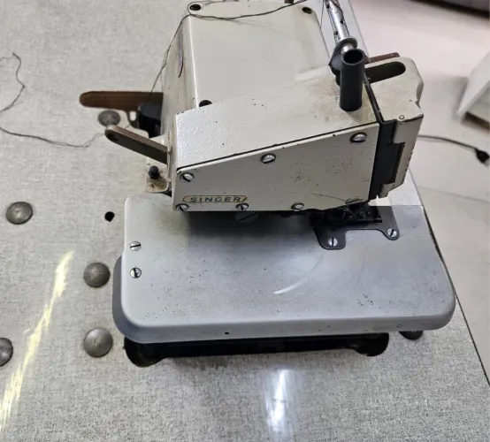 Máquina de costura overloque Singer