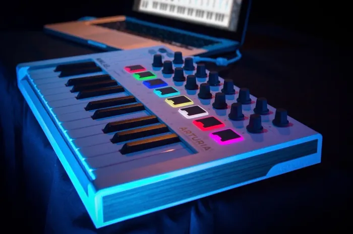 Teclado Midi Arturia MiniLab 2 25 teclas