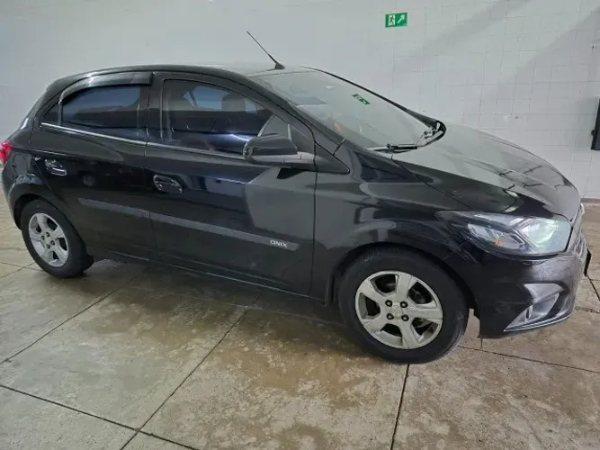 Chevrolet Onix Hatch LT 1.4 8V Flex Mec. 4P 2019