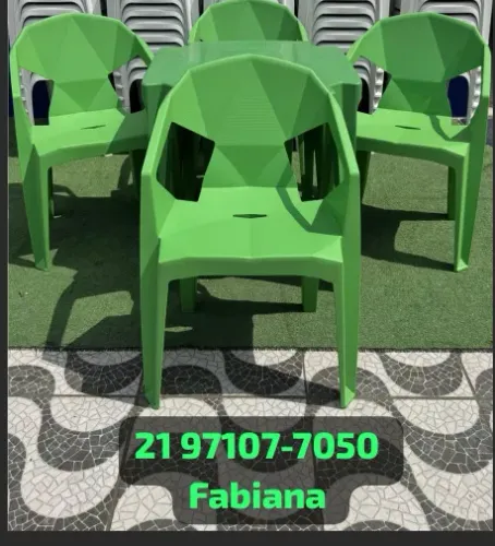 Jogo de mesa colorido
