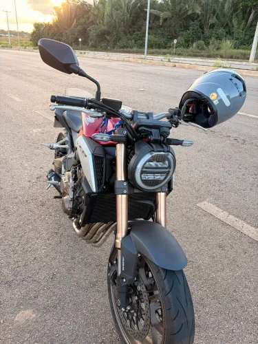 Cb650r 23/23 extremamente nova