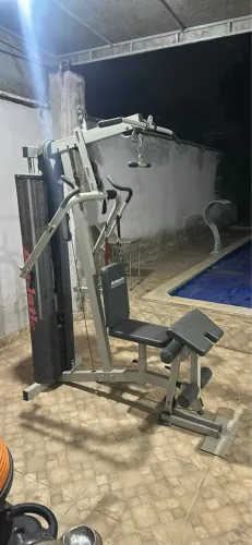 Vendo estação de musculação Athletic multifuncional, completa .