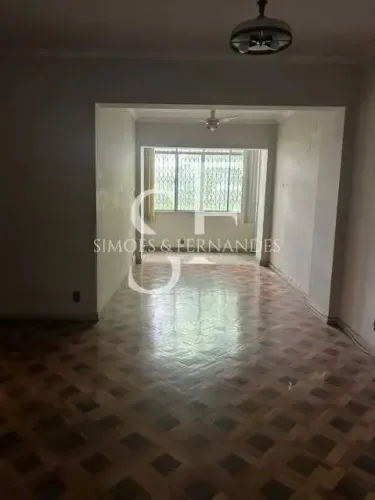 Tijuca - Rua Carlos de Vasconcelos - Apartamento de 3 quartos, sendo 1 suíte, 1 vaga.