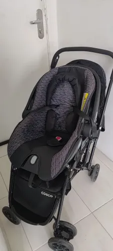 Carrinho de bebê Cosco
