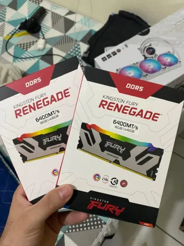 Kingston Memória de desktop Fury Renegade RGB 32 GB (2 x 16 GB) 6400MT/s DDR5 C