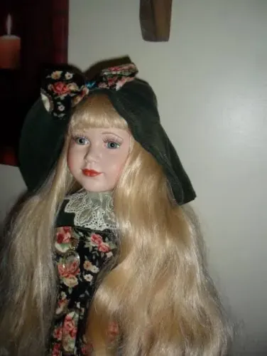 Boneca porcelana rara