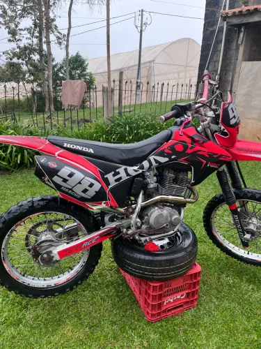 Vendo crf 230 2017 único dono 