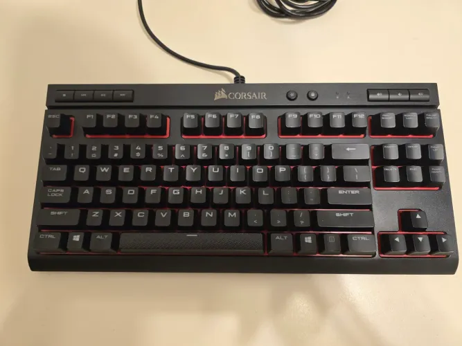 Teclado Corsair K63