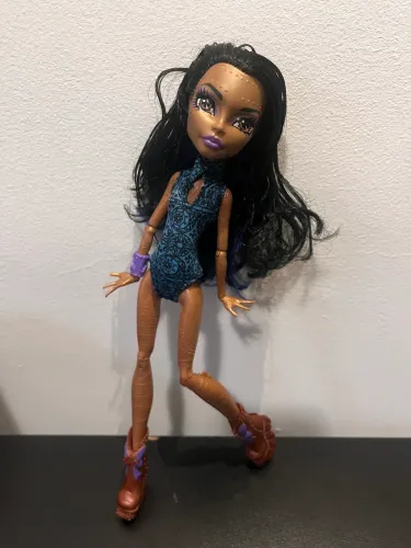 Monster High Rebecca Dance Class