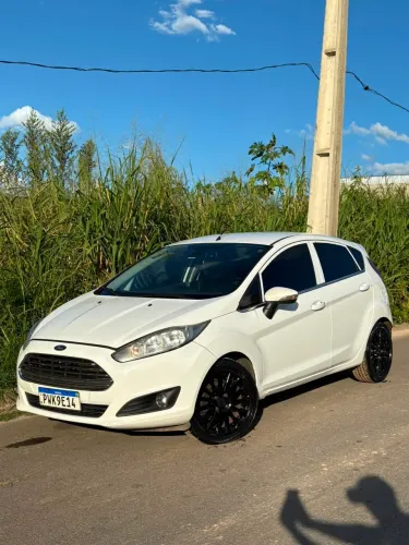 Ford Fiesta Titanium 1.6 16V Flex Mec. 2015