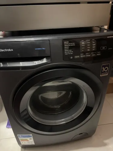 Lavadora de roupas Electrolux inverter 12kg LFC12