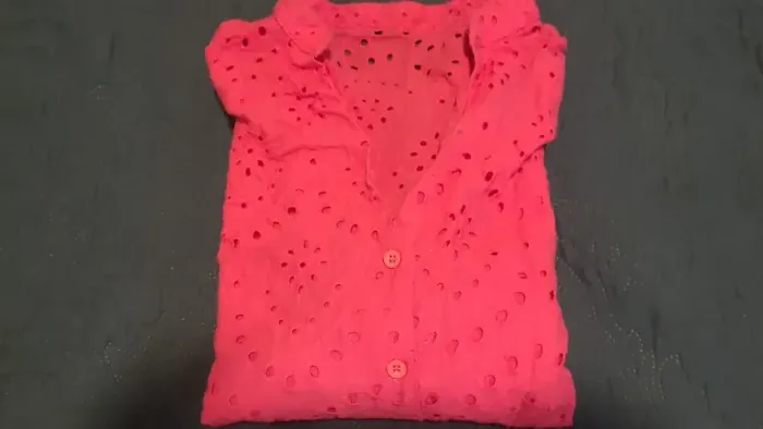 Blusinha meia manga em renda vermelha Shain  tam m