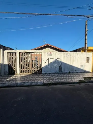 Casa aconchegante à venda no Ocian, Praia Grande - 1 quarto + garagem