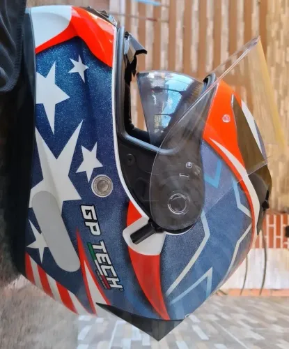 Capacete GP tech V128 USA
