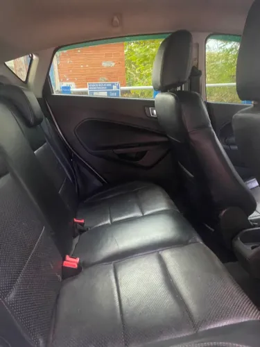 Ford Fiesta 1.6 16V Flex Aut. 5P 2016