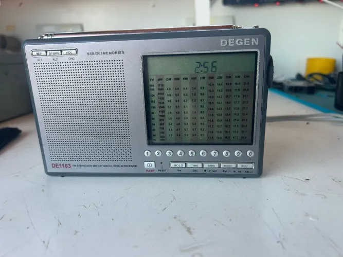 Radio DE 1103