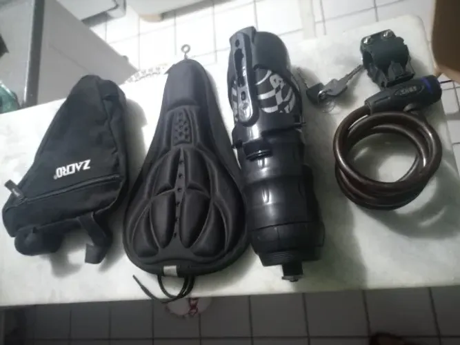 KIT BIKE - bolsa - capa almofada - cadeado fio de aço - garrafa c suporte