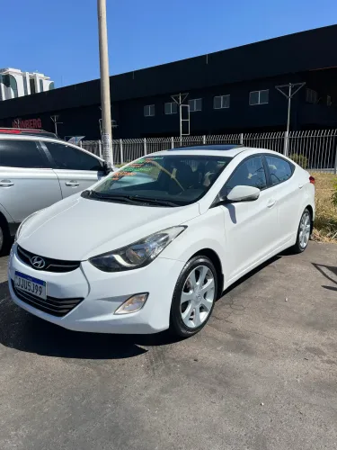 Hyundai Elantra GLS 1.8 16V Aut. 2013