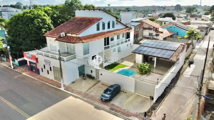 Sobrado para venda tem 700 metros quadrados com 3 quartos em Bosque - Rio Branco - AC