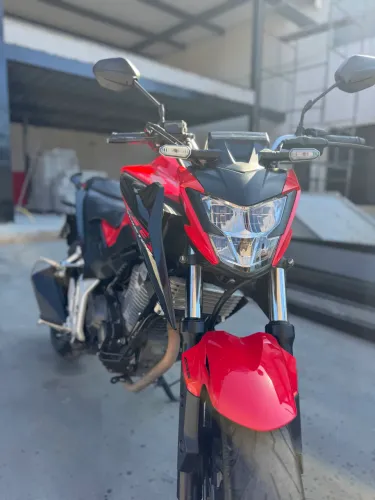 CB 300f Twister