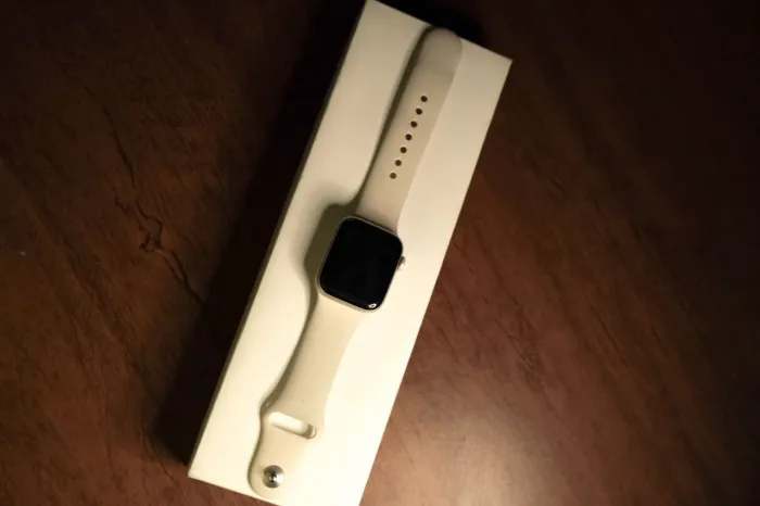 Apple Watch SE 2ª Geração 40mm Starlight (GPS) - Saúde da Bateria 85%
