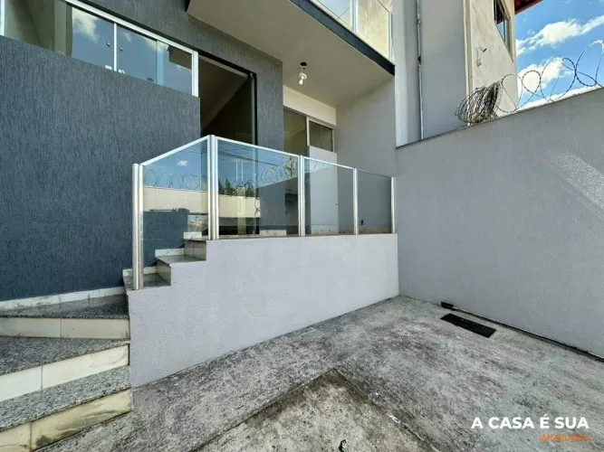 Casa Geminada à venda, 3 quartos, 1 suíte, 2 vagas, Sapucaias III - Contagem/MG