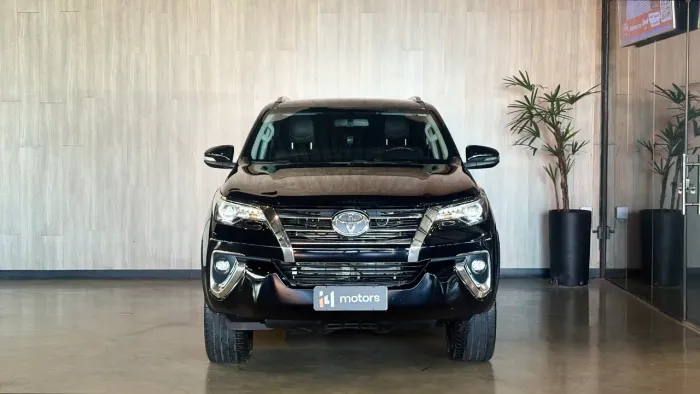 Toyota Hilux SW4 SRX 4X4 2.8 TDI 16V Dies. Aut. 2019