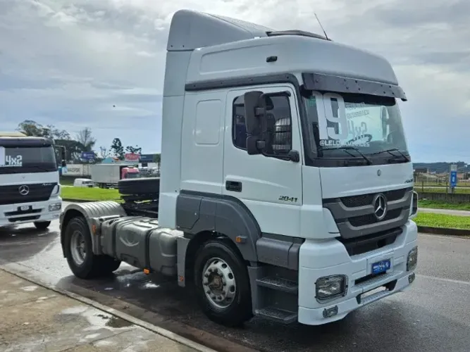 Mb Axor 2041 4x2 Ano 2019 Teto Alto Automático Puxava baú Pronta Entrega