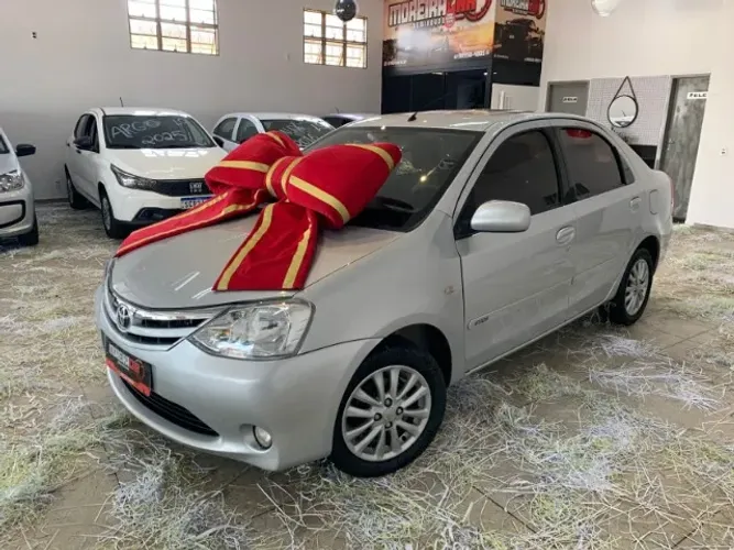 Toyota Etios XLS Sedan 1.5 Flex 16V 4P Mec. 2013