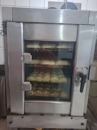 Vendo 2 fornos tedesco 8 telas funcionando perfeitamente no local da retirada 