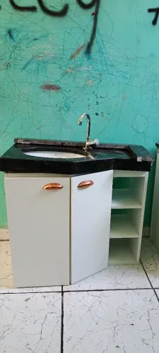 Armário banheiro com pedra mármore