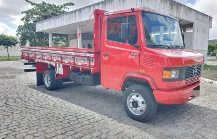 MERCEDINHA 710 2011