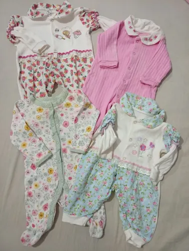 Lote 4 Macacões Bebê Menina Longo (Carter's, Docinho e B de Bebê) - RN e P