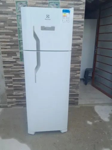 Geladeira Electrolux Frost Free 310 litros 110v