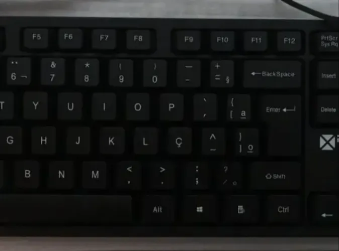 Teclado novo USB c/cabo PC-notebook