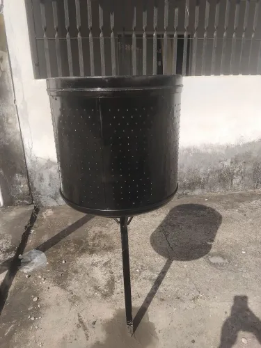 Lixeira de inox preta