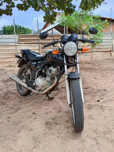 Vendo fan 125 2006, documento em dias , pago 2026. Só no jeito de transferir 